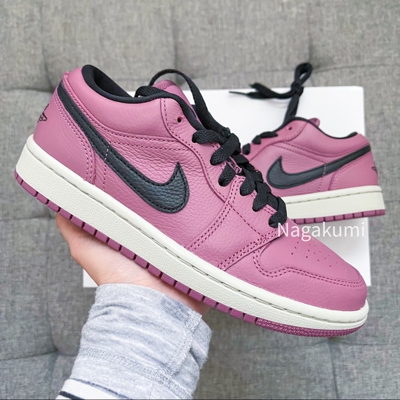 💜 Nike Air Jordan 1 Low berry shoes 🍇 - Picture 2 of 4